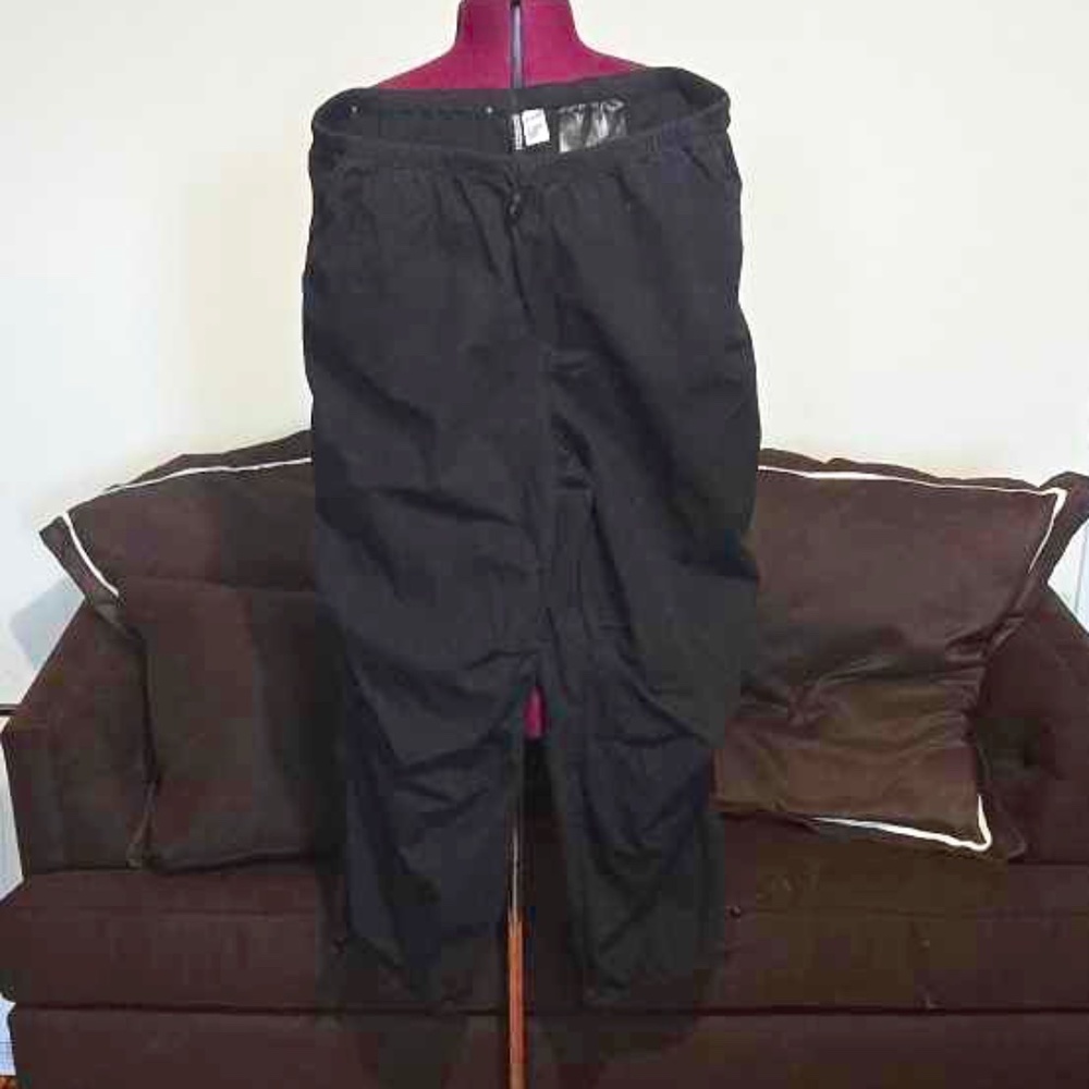 H&M Cargo Pants in Black